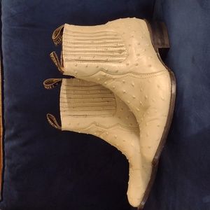 Vintage D'Emanuel's boots ostrich leather white cowboy ankle boots